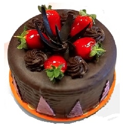 Günlük Taze Malzemelerle Özenle Hazırlanan 6–9 Kişilik Çikolatalı Yaş Pasta