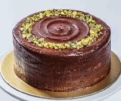 İçi Bol Fıstıklı Dışı Çikolatalı Yaş Pasta